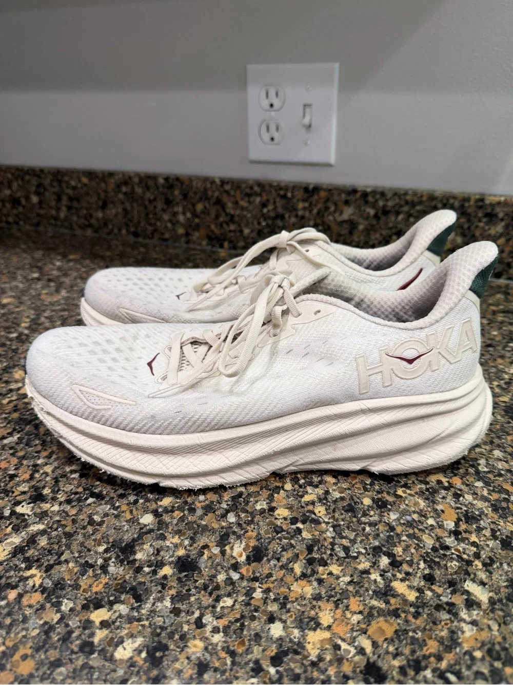 HOKA mens 10  White Running Shoes - Lightweight Cushioning
